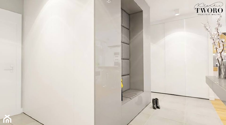 Żoliborz Artystyczny 88,5 - Średni biały hol / przedpokój, styl nowoczesny - zdjęcie od Klaudia Tworo Projektowanie Wnętrz