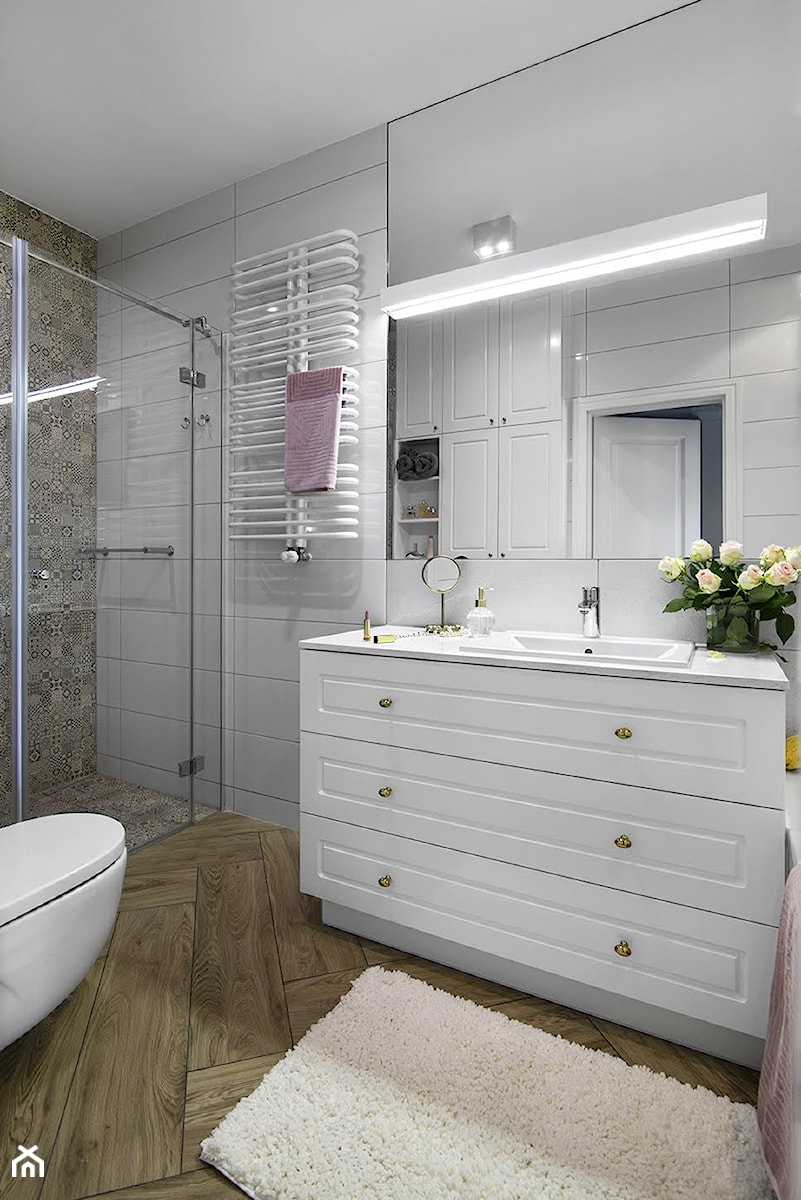 Stylizowana łazienka z jodełką i patchworkiem - zdjęcie od Klaudia Tworo Projektowanie Wnętrz