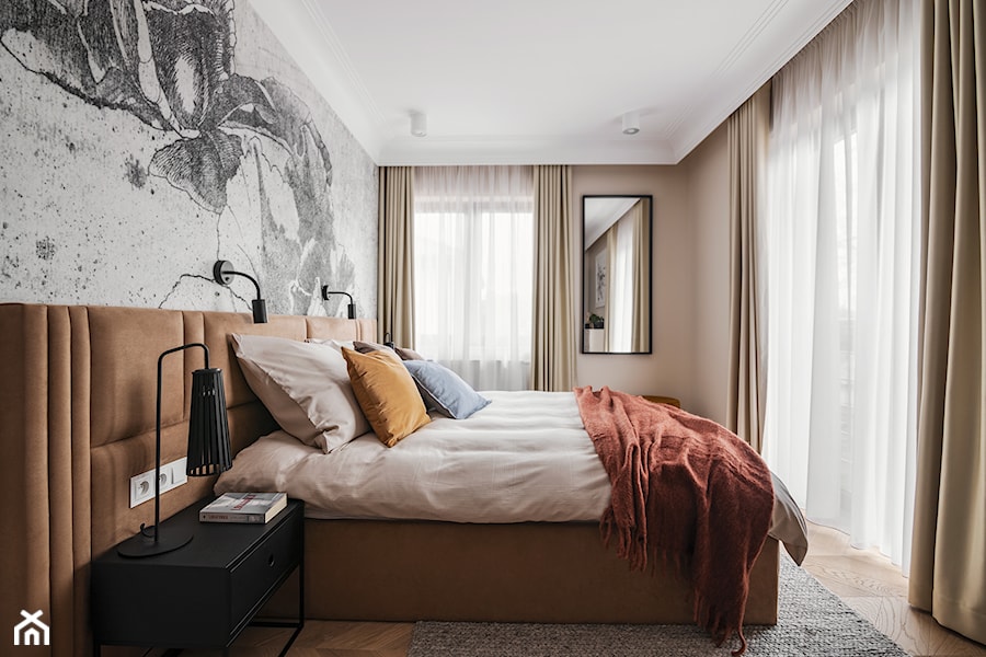 Ruda Bugaj - Dom - Średnia beżowa brązowa szara sypialnia, styl nowoczesny - zdjęcie od Klaudia Tworo Projektowanie Wnętrz
