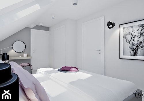 Dom w Sopocie - Średnia biała szara z biurkiem sypialnia na poddaszu - zdjęcie od Klaudia Tworo Projektowanie Wnętrz