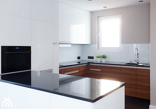 Czarno białe - Kuchnia, styl nowoczesny - zdjęcie od Pracownia Architektoniczna Małgorzaty Górskiej-Niwińskiej