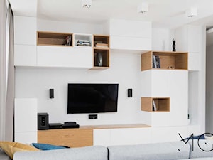 Szczypta kolorów - Średni biały salon, styl nowoczesny - zdjęcie od Pracownia Architektoniczna Małgorzaty Górskiej-Niwińskiej