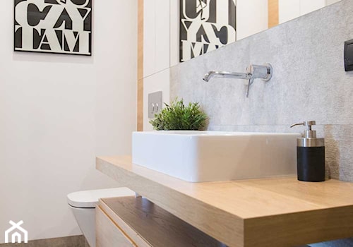 Z myślą o Rodzinie - Mała bez okna łazienka, styl nowoczesny - zdjęcie od Pracownia Architektoniczna Małgorzaty Górskiej-Niwińskiej