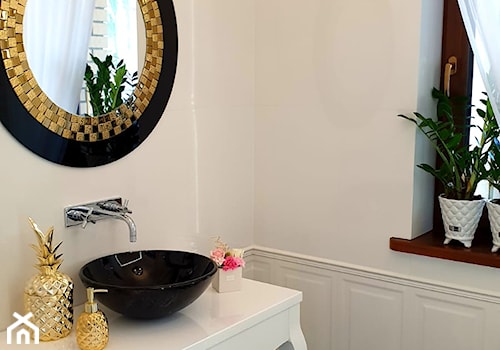 Dom w stylu glamour - Z marmurową podłogą łazienka, styl glamour - zdjęcie od Koncept Beautiful Inside inż. Szymon Kamiński