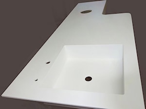 Blat zintegrowany z umywalką - zdjęcie od Fuchs Furniture Pracownia Meblarska