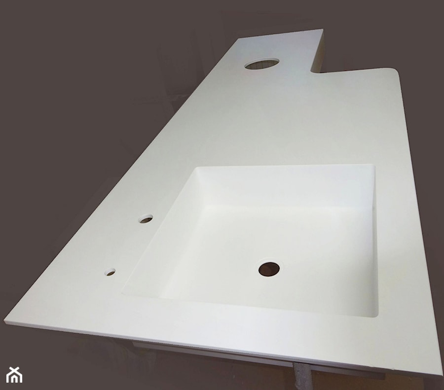 Blat zintegrowany z umywalką - zdjęcie od Fuchs Furniture Pracownia Meblarska