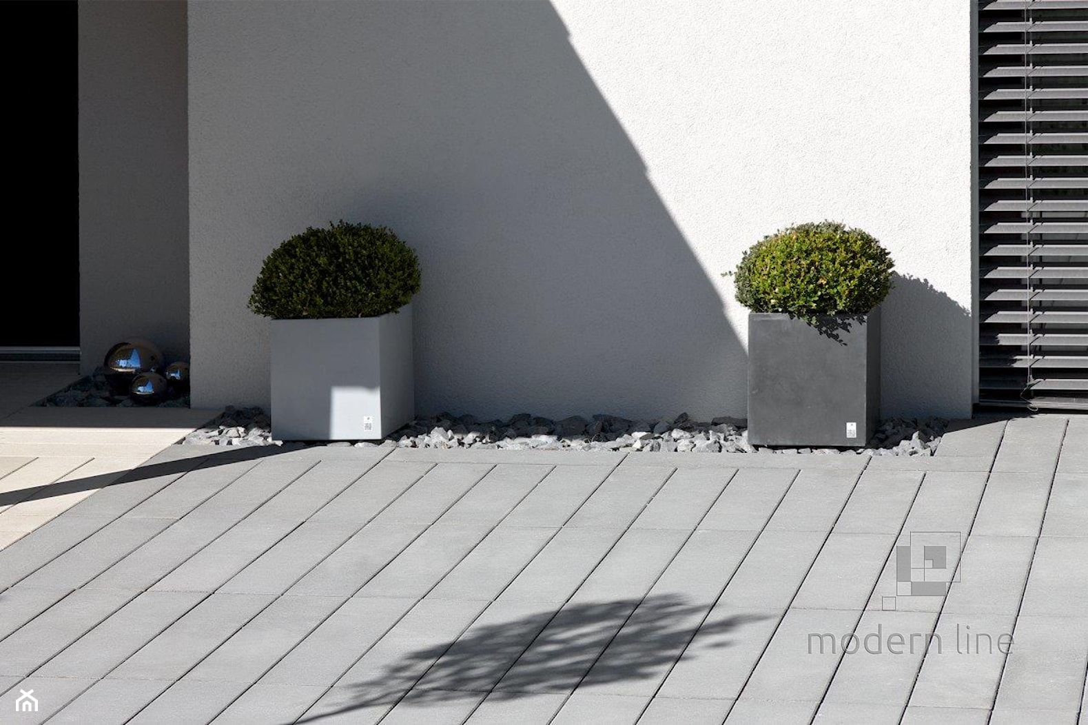Donica Regular - beton architektoniczny - zdjęcie od Modern Line - Homebook