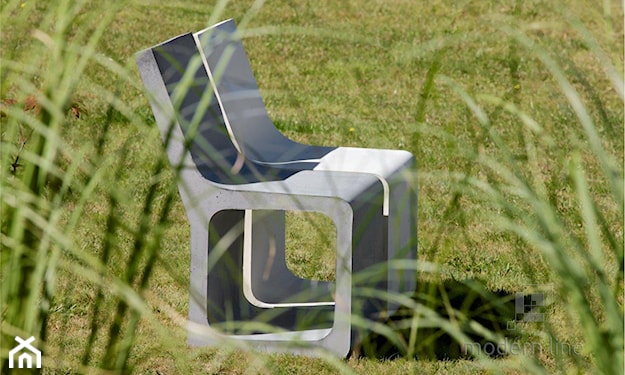 betonowe krzesło