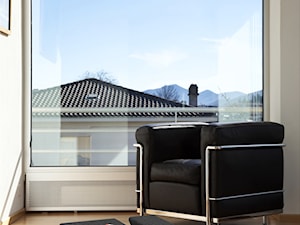 Nowoczesne stoły i krzesła z betonu architektonicznego. - Salon, styl minimalistyczny - zdjęcie od Modern Line