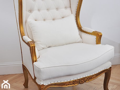 Aranżacje wnętrz - Salon: fotel angielski, uszak w kolorze starego złota, tapicerowany, pikowany - Room77. Przeglądaj, dodawaj i zapisuj najlepsze zdjęcia, pomysły i inspiracje designerskie. W bazie mamy już prawie milion fotografii!