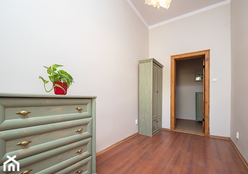 Realizacja - Błogosławionej Królowej Jadwigi - Średnia szara sypialnia - zdjęcie od Gocłowscy nieruchomości & home staging