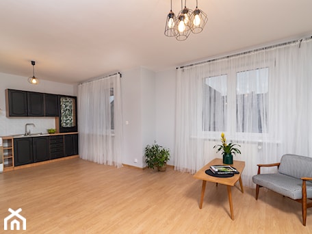 Aranżacje wnętrz - Salon: Realizacja - Osiedle Kresy - Szczecin - Salon, styl tradycyjny - Gocłowscy nieruchomości & home staging. Przeglądaj, dodawaj i zapisuj najlepsze zdjęcia, pomysły i inspiracje designerskie. W bazie mamy już prawie milion fotografii!