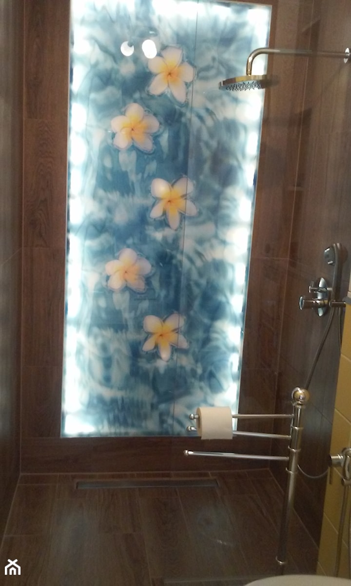 Panele szklane w łazience - Łazienka, styl nowoczesny - zdjęcie od magicandstyle.com