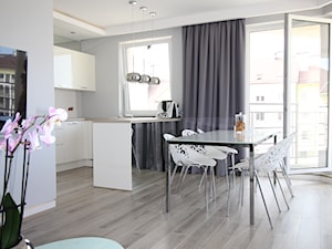 I LOVE GREY - Salon z kuchnią z jadalnią z tarasem / balkonem - zdjęcie od LOFT ART Izabela Balbus