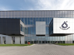 Hala produkcyjna z budynkiem biurowym OLEOFARM - Wnętrza publiczne - zdjęcie od Majchrzak Pracownia Projektowa