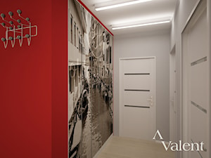 Przedpokój z szafą wnękową. Fototapeta na drzwiach szafy. - zdjęcie od Aranżacja | Wnętrza | Projekty | Wykończenia domów i mieszkań