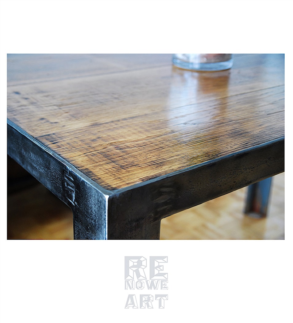 Stalowy Stół Z Dębowym Blatem - zdjęcie od ReNoweArt - Homebook