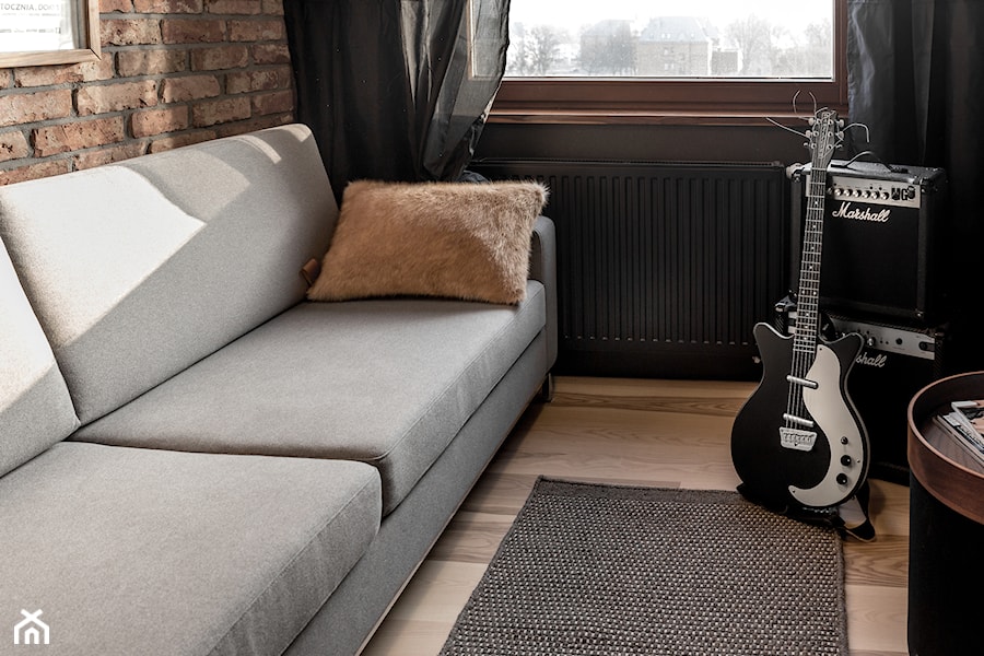 Apartament w Gdańsku - Małe w osobnym pomieszczeniu z sofą czarne biuro, styl nowoczesny - zdjęcie od SIKORA WNĘTRZA