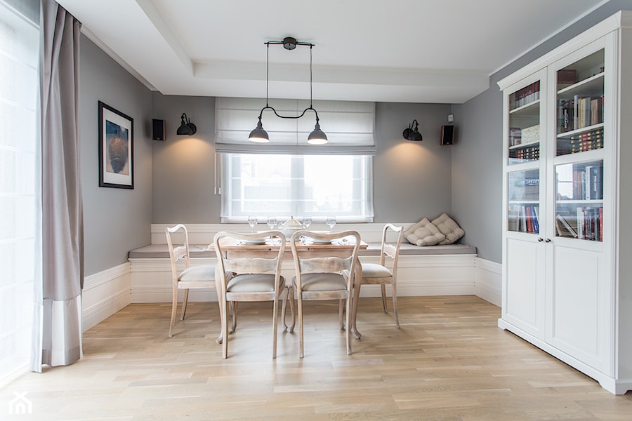 Dom nad Wisłą - Średnia szara jadalnia jako osobne pomieszczenie, styl skandynawski - zdjęcie od emDesign home & decoration