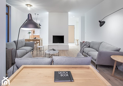 Carrara - Duży szary salon z jadalnią, styl minimalistyczny - zdjęcie od emDesign home & decoration