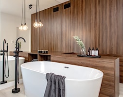 Orzech amerykański - Sypialnia z łazienką, styl minimalistyczny - zdjęcie od emDesign home & decoration - Homebook