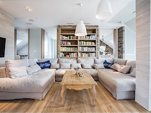 Apartament 120 - Duży beżowy biały salon z bibiloteczką, styl nowoczesny - zdjęcie od emDesign home & decoration