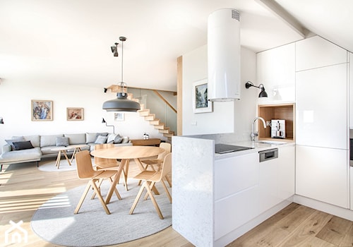 Apartament 140 - Mała biała jadalnia w salonie, styl minimalistyczny - zdjęcie od emDesign home & decoration