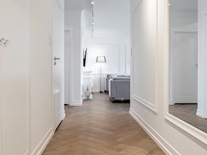 Aviator - Średni biały hol / przedpokój, styl glamour - zdjęcie od emDesign home & decoration