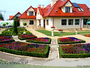 Ogród - Jednopiętrowe domy willowe energooszczędne jednorodzinne murowane z czterospadowym dachem - zdjęcie od Lunatic Garden