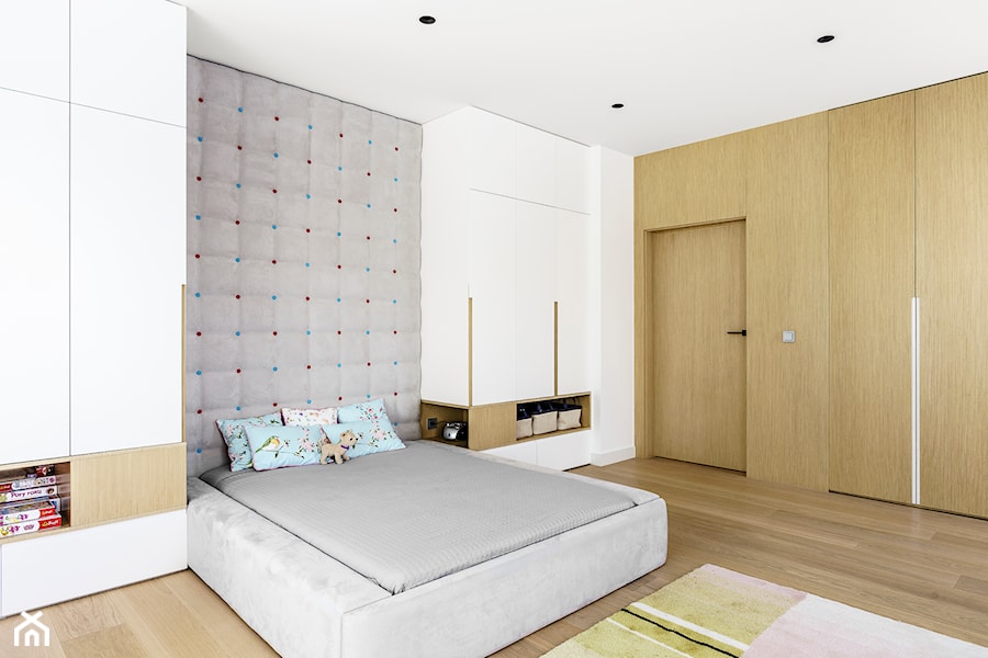 Nowe Orłowo 3 - Gdynia - Duża biała sypialnia, styl nowoczesny - zdjęcie od Anna Maria Sokołowska Architektura Wnętrz (dawniej Pracownia Projektowa Dragon Art )