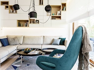 mieszkanie prywatne 4 pokoje - Nowe Orłowo - Gdynia - KONKURS WNĘTRZE MIASTA - Średni biały salon, styl minimalistyczny - zdjęcie od Anna Maria Sokołowska Architektura Wnętrz (dawniej Pracownia Projektowa Dragon Art )