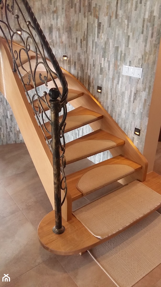 Policzkowe schody gięte - zdjęcie od Jarosz-schody