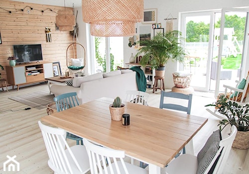 nowy dom - Średni biały salon z jadalnią, styl rustykalny - zdjęcie od homeonthehill.pl