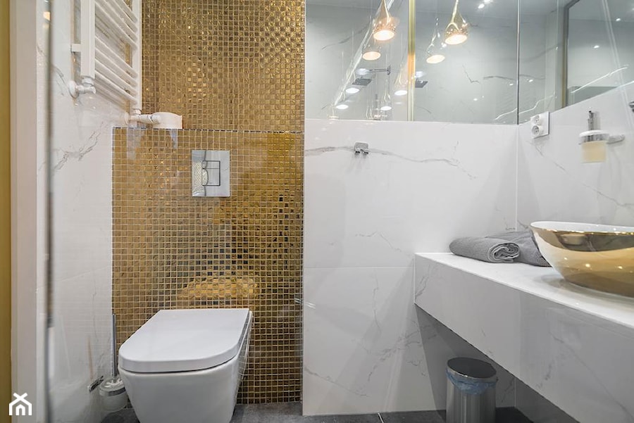 Apartamą Wrocław - Mała bez okna z lustrem łazienka, styl nowoczesny - zdjęcie od INSPIRED DESIGN