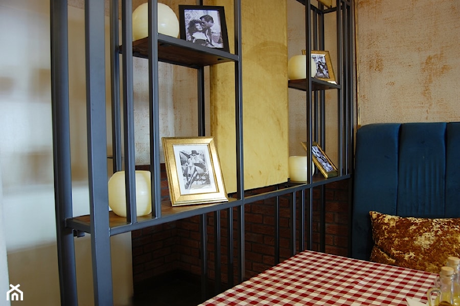 Restauracja O Sole Mio. Regał. - zdjęcie od AR-DESIGN
