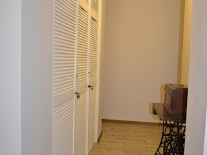 korytarzj w stylu marynistycznym - zdjęcie od MyWay Design