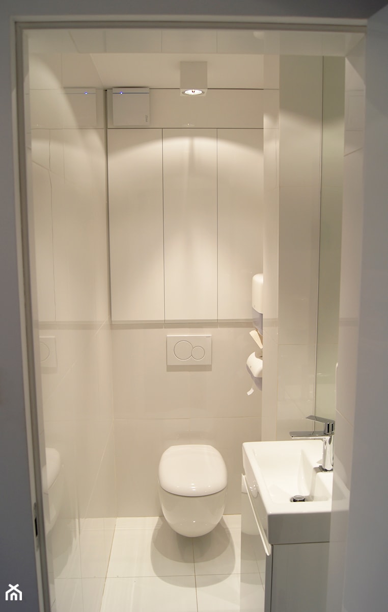 Realizacja łazienki w Warszawie - Mała łazienka, styl nowoczesny - zdjęcie od Hirszberg Pracownia Architektoniczna