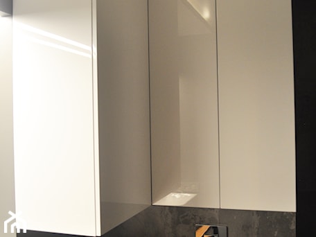 Aranżacje wnętrz - Łazienka: Realizacja łazienk w Będzinie - Łazienka - Hirszberg Pracownia Architektoniczna. Przeglądaj, dodawaj i zapisuj najlepsze zdjęcia, pomysły i inspiracje designerskie. W bazie mamy już prawie milion fotografii!