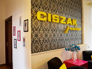 Realizacja salonu optycznego CISZAK.COM w Poznaniu - Wnętrza publiczne, styl tradycyjny - zdjęcie od Hirszberg Pracownia Architektoniczna