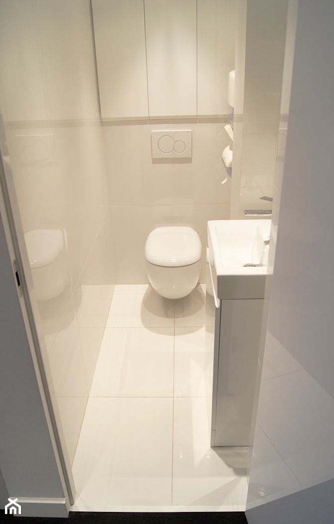 Realizacja łazienki w Warszawie - Mała łazienka, styl nowoczesny - zdjęcie od Hirszberg Pracownia Architektoniczna - Homebook