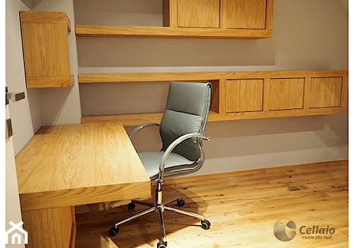 Meble do gabinetu - Małe z zabudowanym biurkiem beżowe biuro - zdjęcie od Cellaio - półki na książki