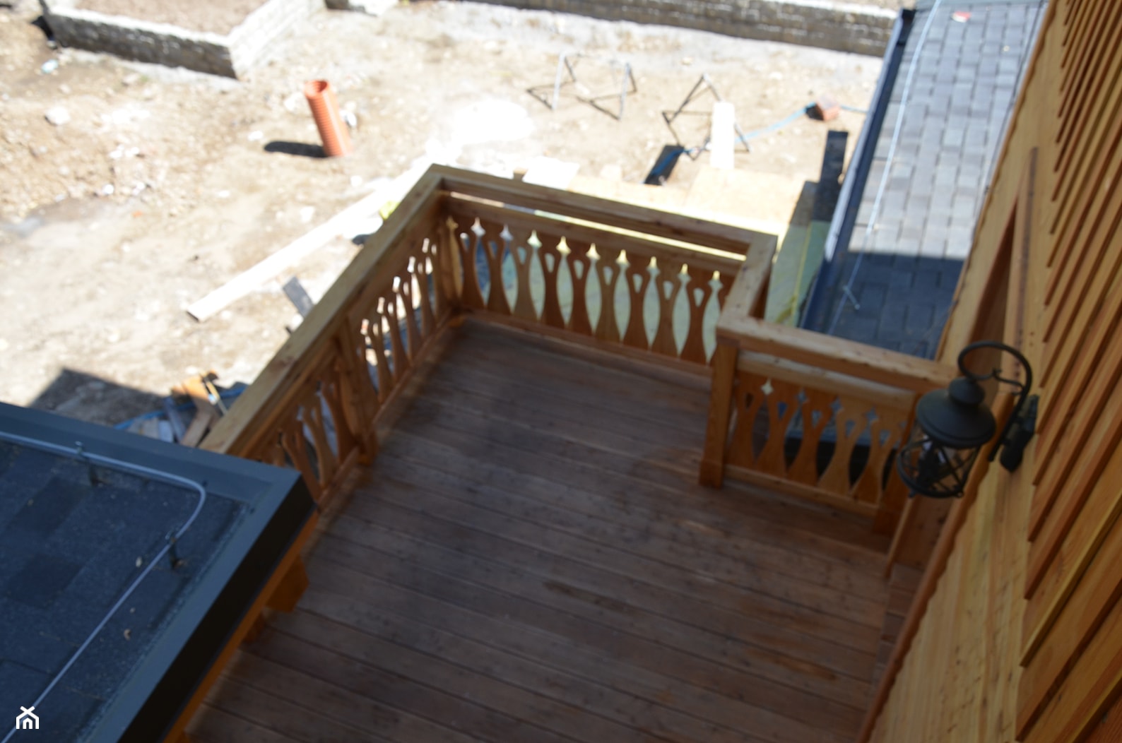 elewacja balkony balustrady drewniane - Taras, styl tradycyjny - zdjęcie od JakubMackiewicz - Homebook