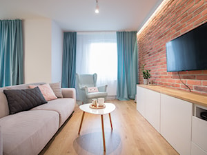 Mieszkanie w stylu moadesign - Mały biały brązowy salon, styl skandynawski - zdjęcie od MOA design