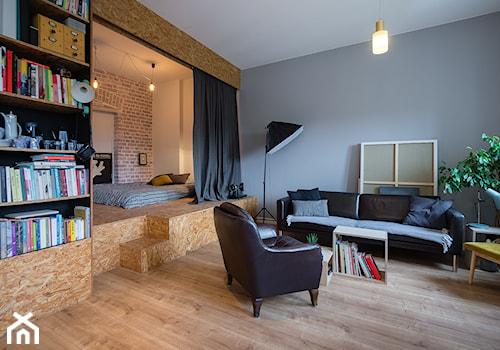 Mieszkanie w kamienicy - konkurs - Mały szary salon, styl nowoczesny - zdjęcie od MOA design
