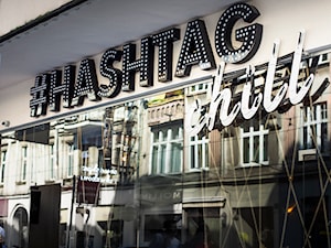 Realizacja wnętrz Klubu #Hashtag Chill _Poznań - Wnętrza publiczne, styl industrialny - zdjęcie od LaskowskaWnętrza