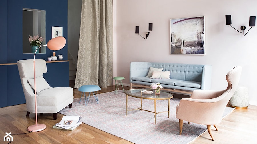 Duży niebieski szary salon, styl nowoczesny - zdjęcie od Design Spichlerz
