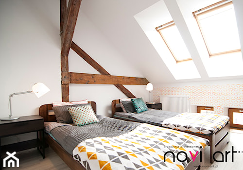 K12 Apartament 1 - Kraków - Realizacja 2015 - Średnia biała sypialnia na poddaszu, styl skandynawski - zdjęcie od NOVI art Pracownia projektowa