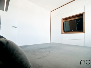 Mieszkanie Lipka 2 - Myślenice, Realizacja 2016 - Mała biała sypialnia, styl skandynawski - zdjęcie od NOVI art Pracownia projektowa