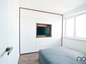 Mieszkanie Lipka 2 - Myślenice, Realizacja 2016 - Mała biała sypialnia, styl nowoczesny - zdjęcie od NOVI art Pracownia projektowa