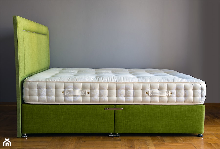 Łóżko tapicerowane Stockholm Lime z materacem kieszeniowym - zdjęcie od Cotton&Co.